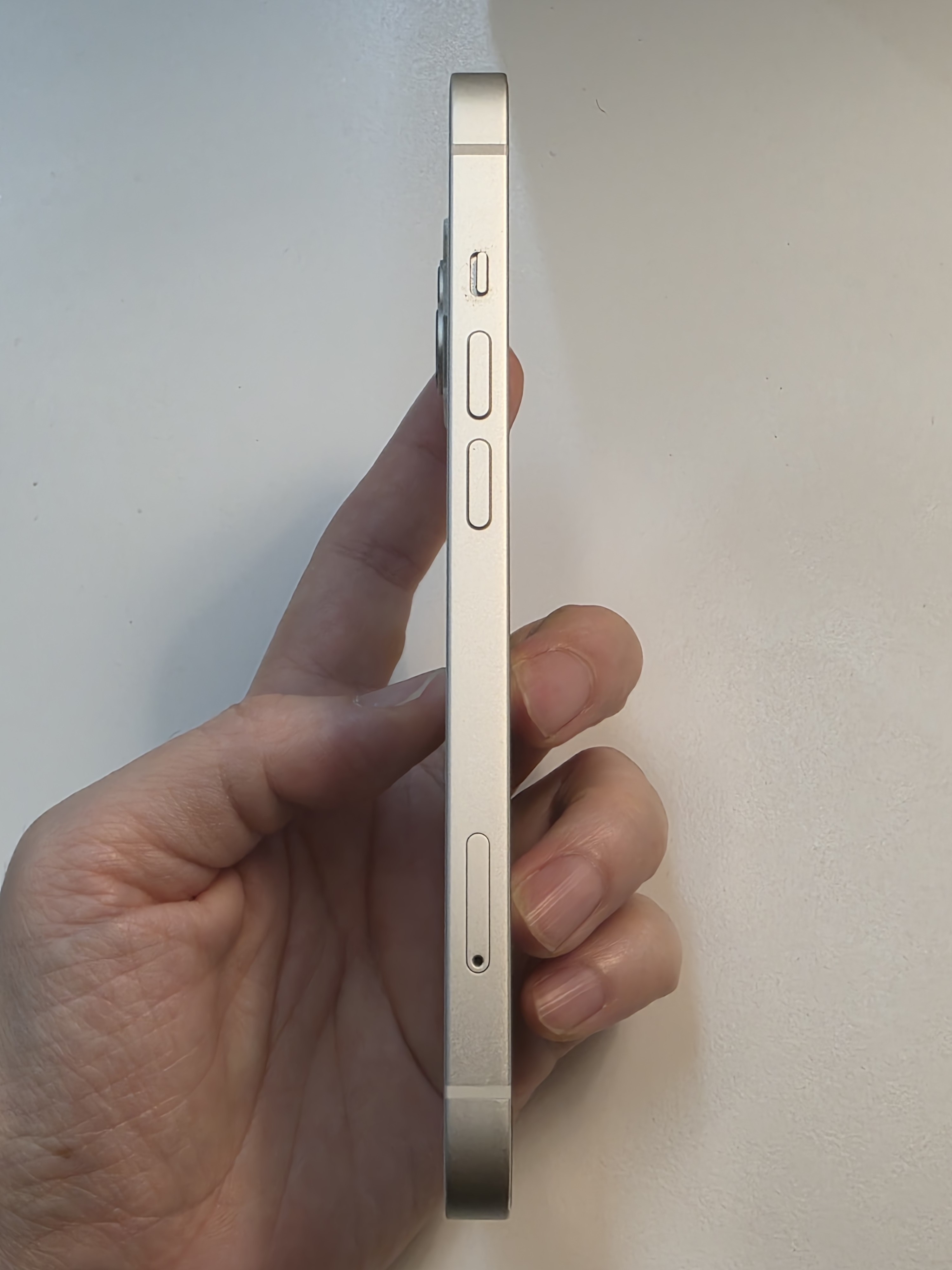 iPhone 13 TE-10
