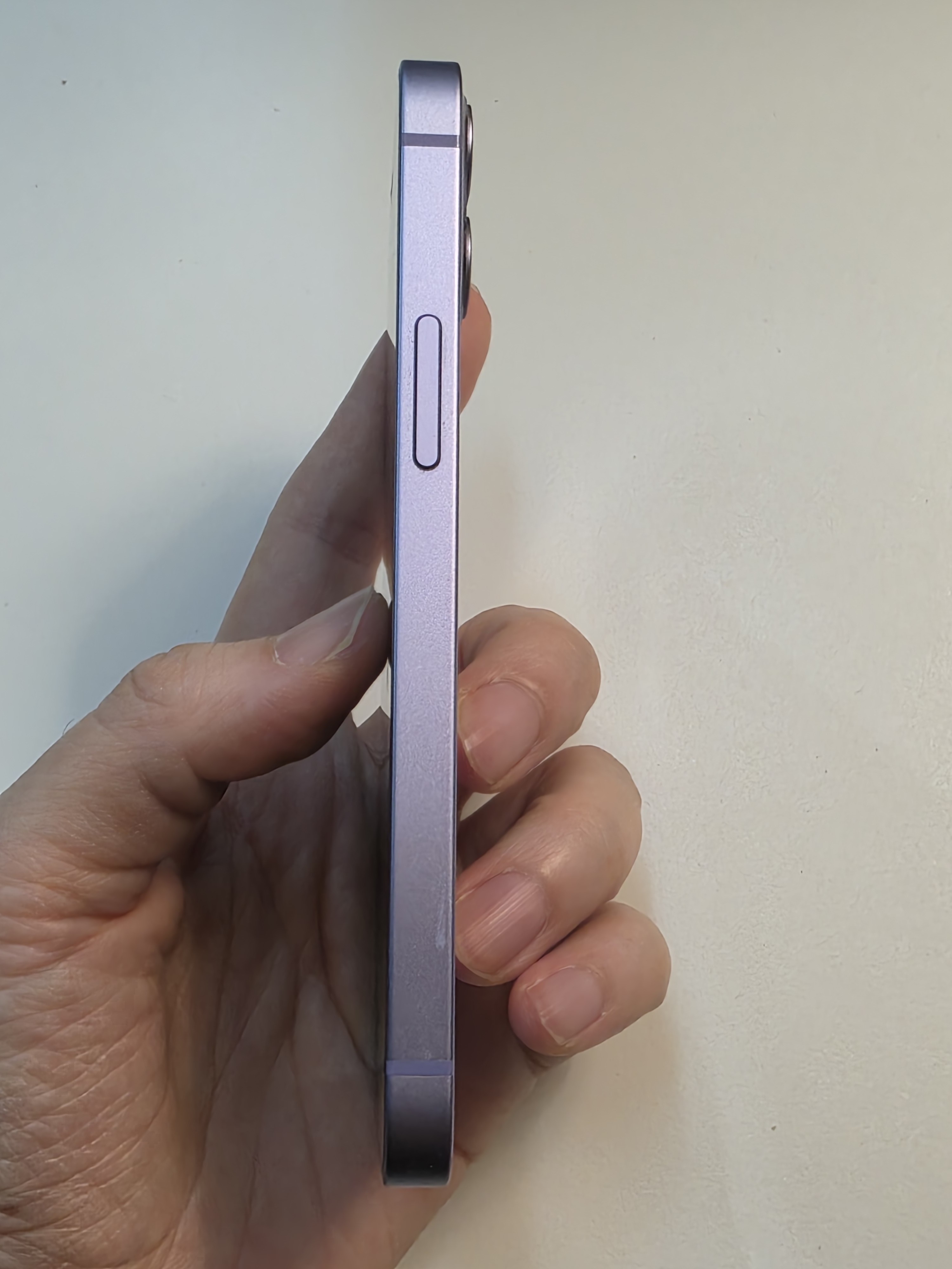 iPhone 13 TE-19
