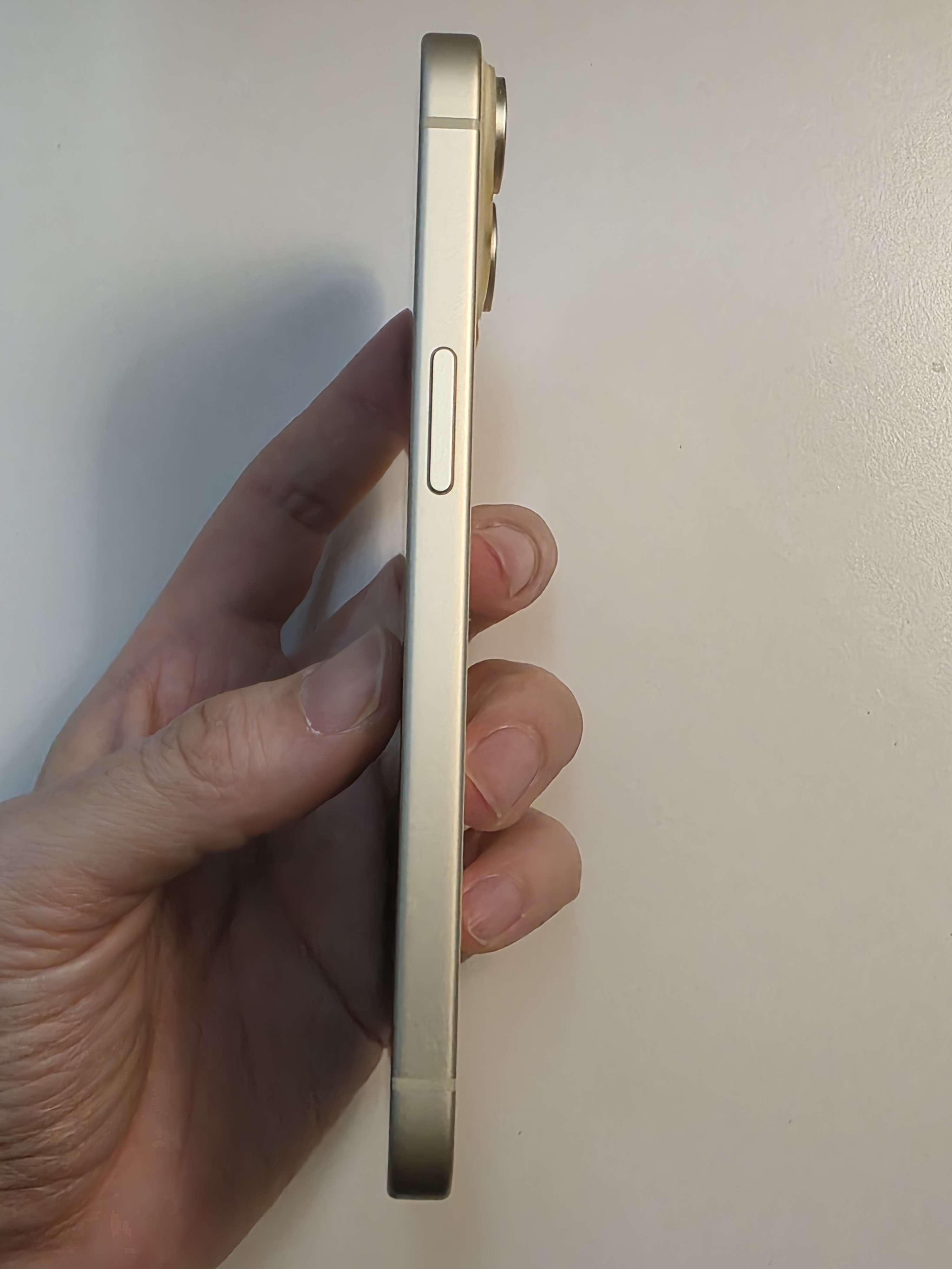 iPhone 15 TE-36